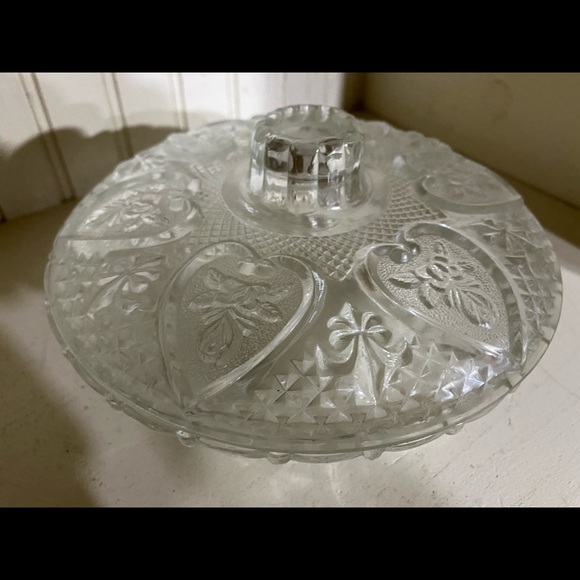 Vintage KIG Malaysia heart and fleur de lis bowl, dinner party, Valentine - Picture 2 of 3